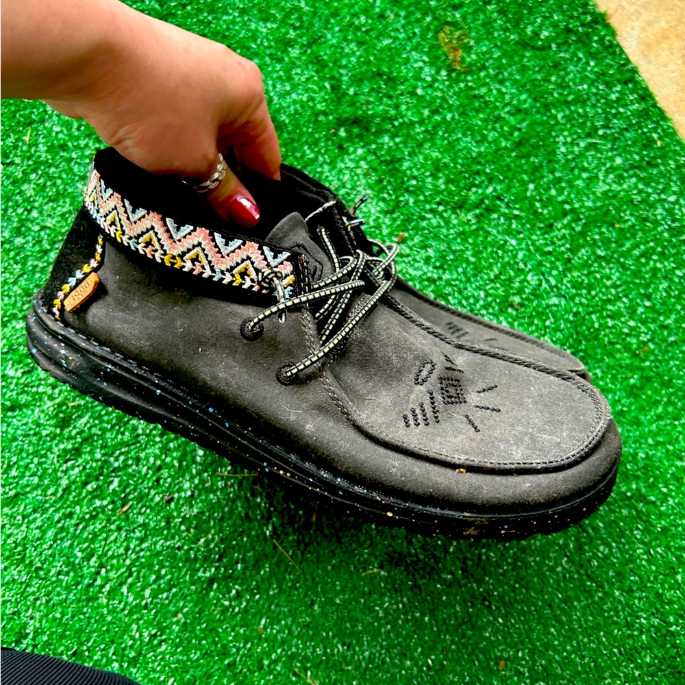 Aztec hey dude shoes